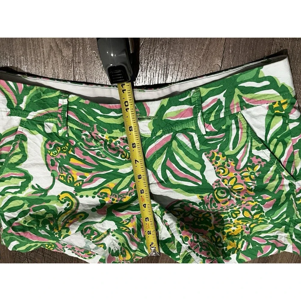 Lilly Pulitzer Callahan Shorts in the vibrant “Seeing Pink Elephants” -size 2